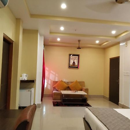 Hotel Sc Continental Itānagar Εξωτερικό φωτογραφία