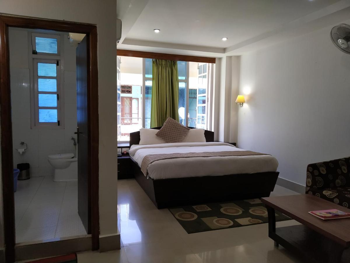 Hotel Sc Continental Itānagar Εξωτερικό φωτογραφία