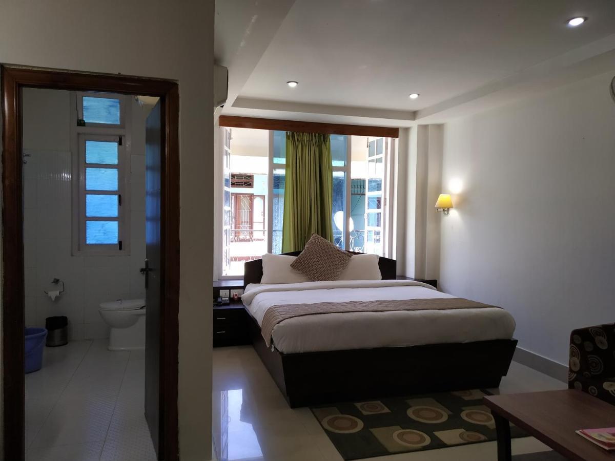 Hotel Sc Continental Itānagar Εξωτερικό φωτογραφία