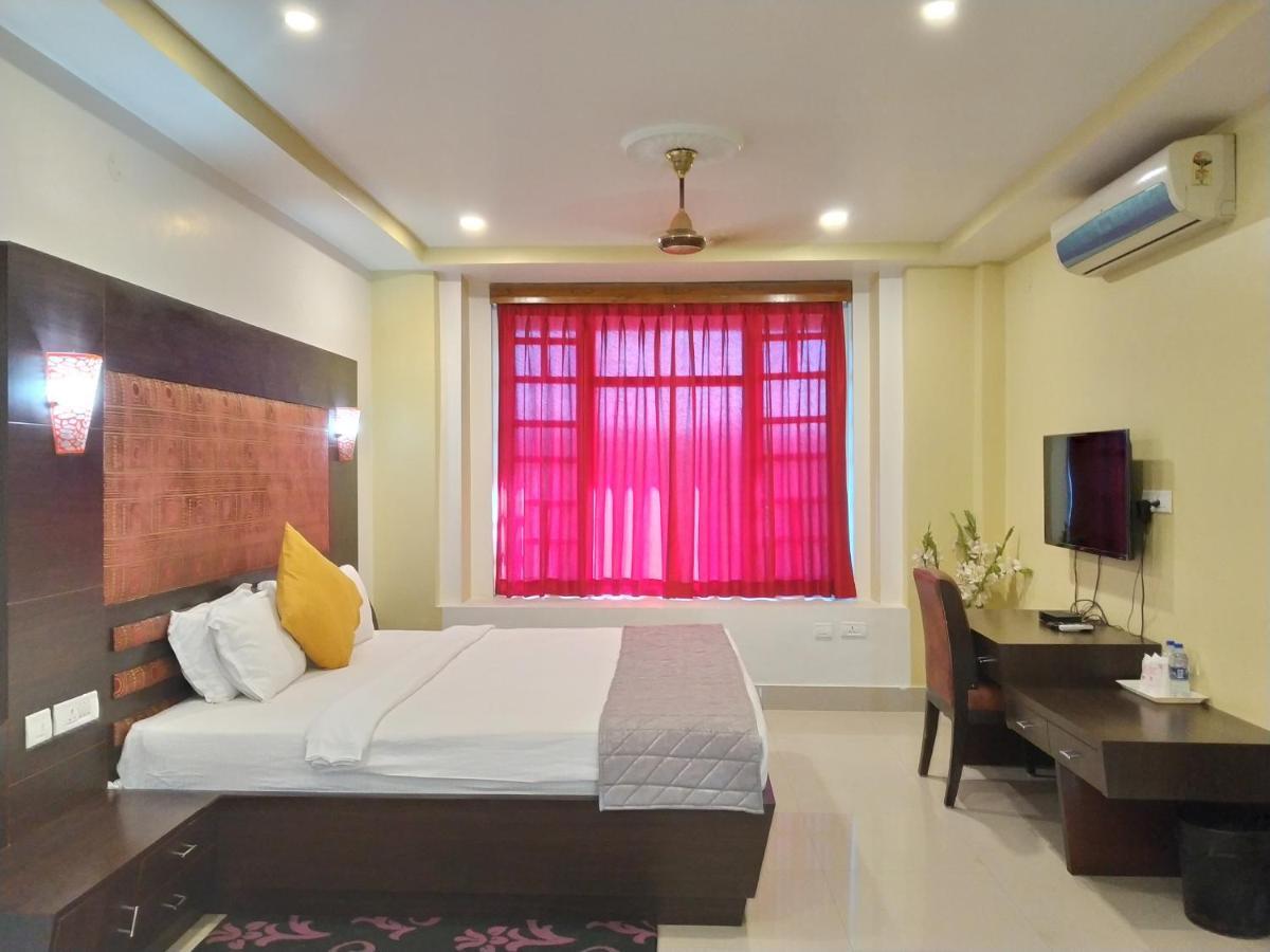 Hotel Sc Continental Itānagar Εξωτερικό φωτογραφία