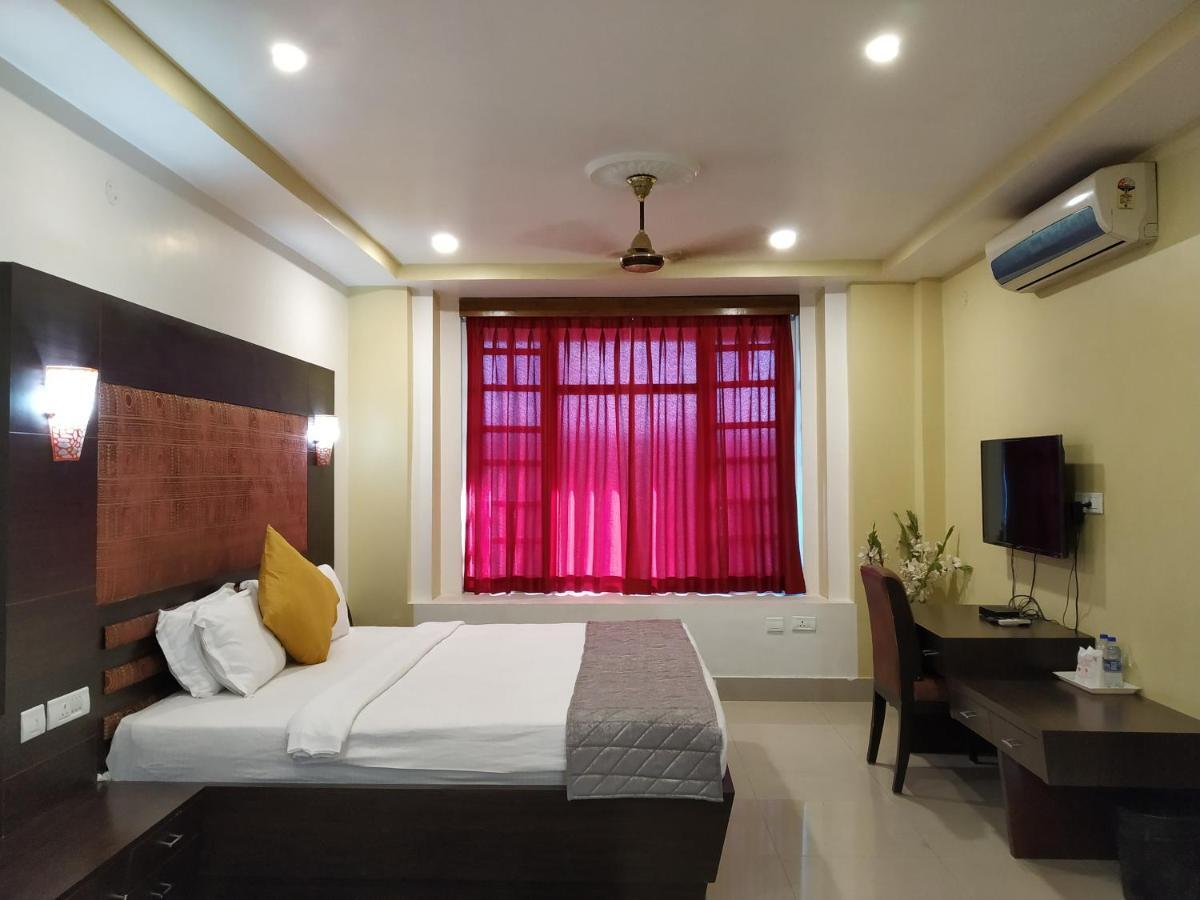 Hotel Sc Continental Itānagar Εξωτερικό φωτογραφία