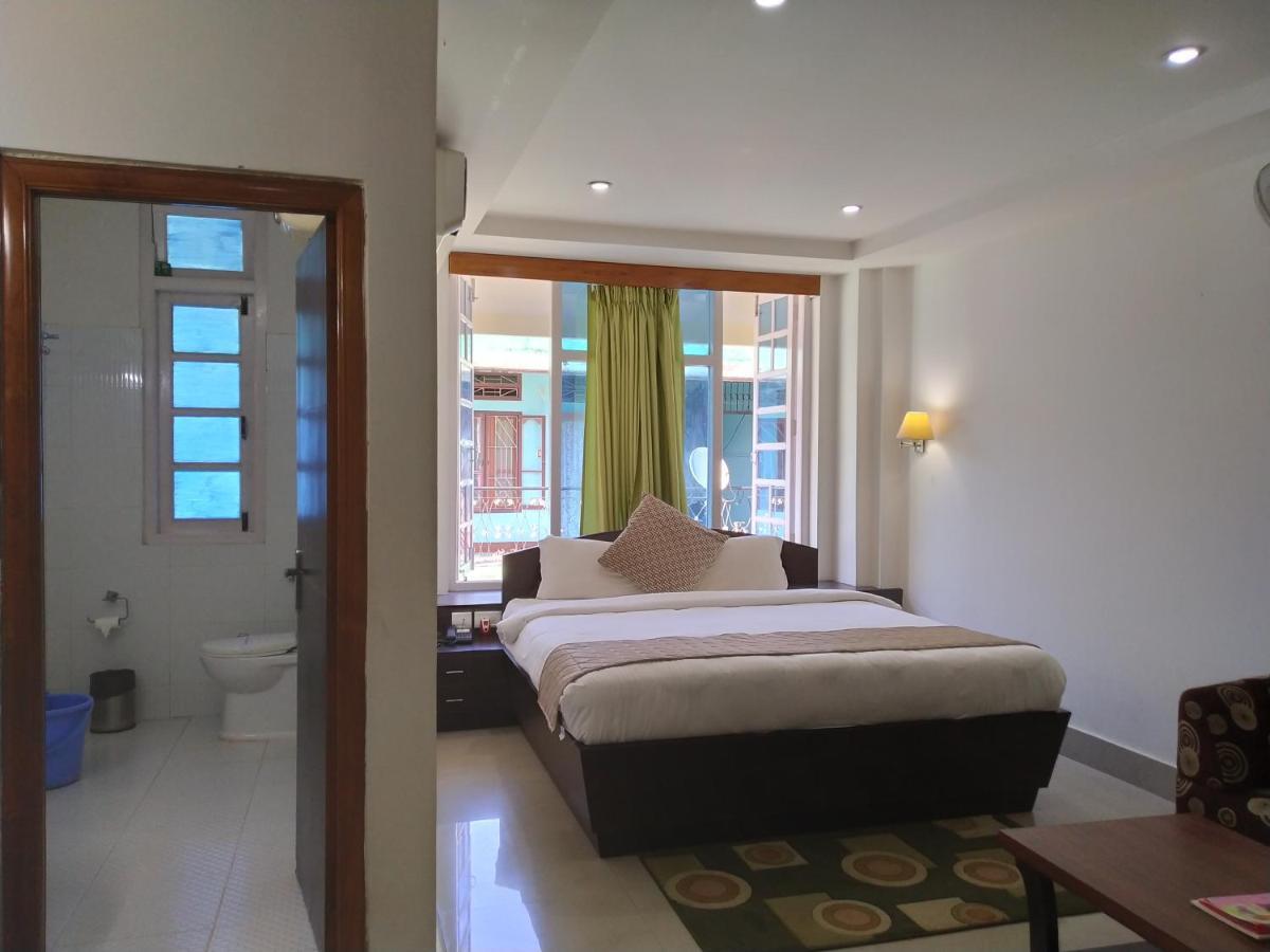 Hotel Sc Continental Itānagar Εξωτερικό φωτογραφία