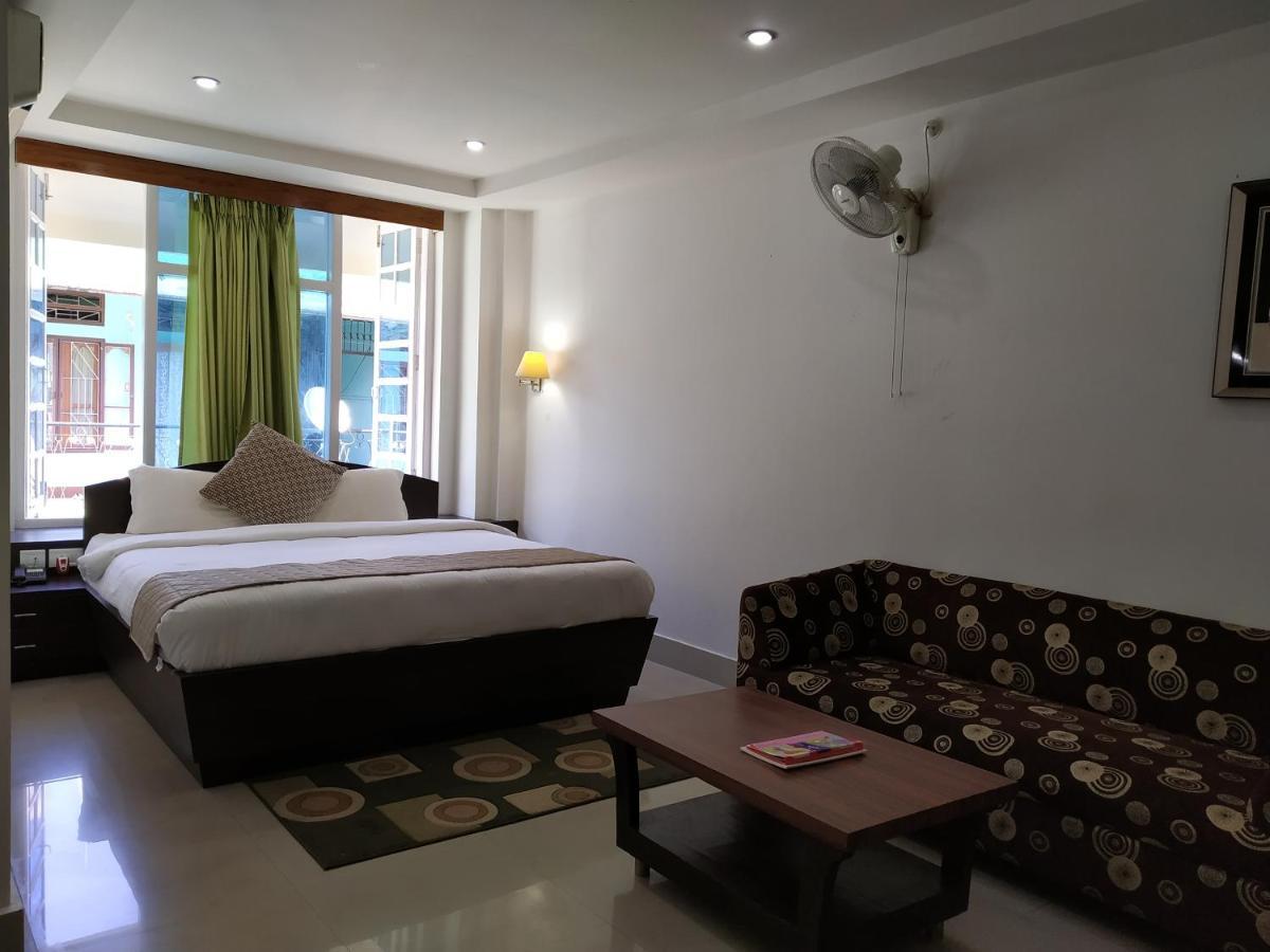 Hotel Sc Continental Itānagar Εξωτερικό φωτογραφία